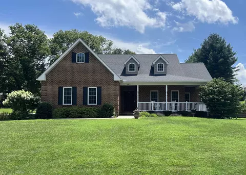 303 Baldwin Dr, Staunton, VA 24401