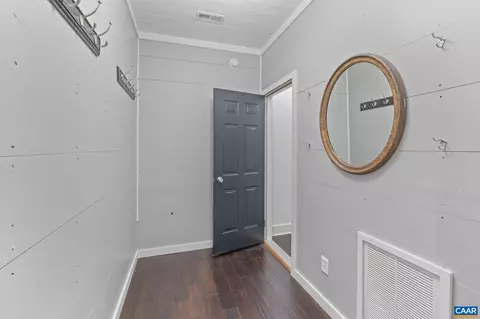 Entry Way - 21 Acre Ln, Palmyra, VA 22963 photo 3 of 3