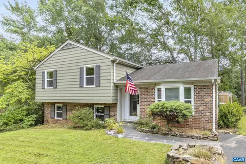 100 Grimes Pl, Charlottesville, VA 22902