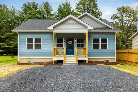 1717 A St, Waynesboro, VA 22980