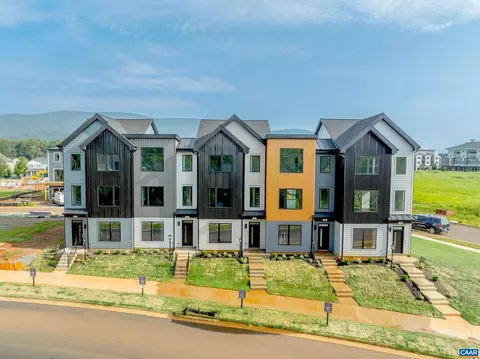 14 Larkin Ave # B, Crozet, VA 22932