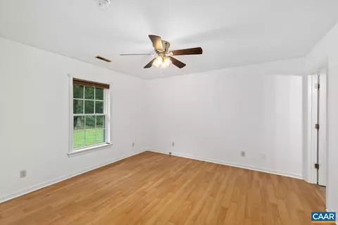 Bedroom - 577 Billy B Rd, Louisa, VA 23093 photo 2 of 5