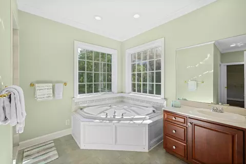Bath - 296 Otts Mill Rd, Raphine, VA 24472 photo 4 of 18