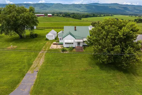 6507 E Point Rd, Elkton, VA 22827