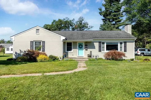218 Robin Rd, Waynesboro, VA 22980
