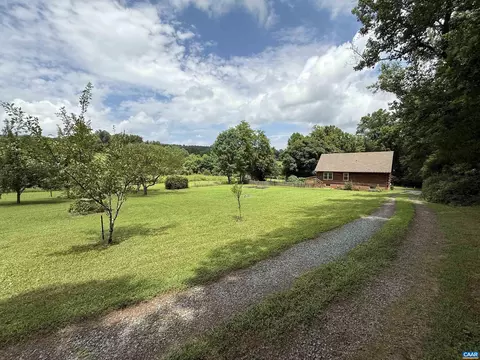 1638 Harris Creek Rd, Charlottesville, VA 22902
