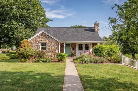853 Old Furnace Rd, Harrisonburg, VA 22802