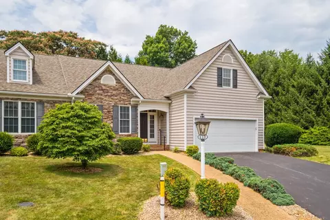 3 Buckingham Cmn, Waynesboro, VA 22980