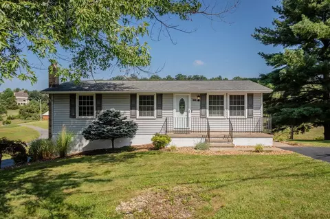 3361 Shen Lake Dr, Harrisonburg, VA 22801