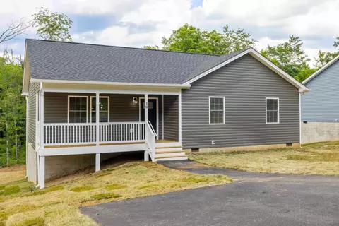 4 Mcarthur St, Staunton, VA 24401
