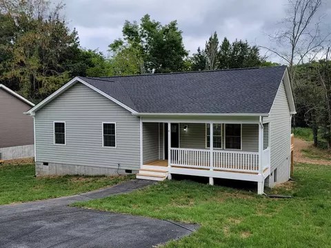 6 Mcarthur St, Staunton, VA 24401