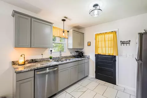 2260 Pine Ave, Buena Vista, VA 24416