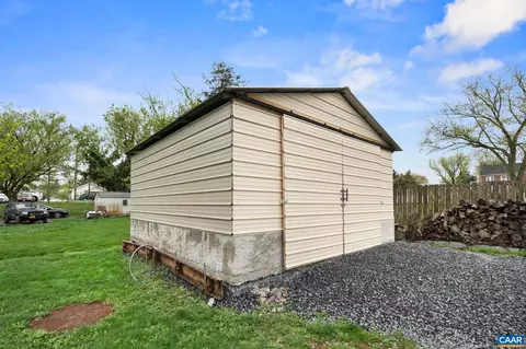 208 E Lee St E, Broadway, VA 22815 photo 8