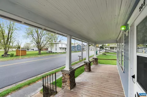 208 E Lee St E, Broadway, VA 22815 photo 11