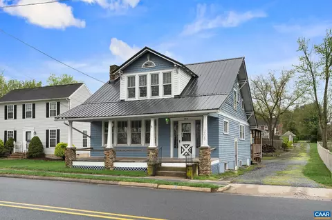 208 E Lee St E, Broadway, VA 22815 photo 2