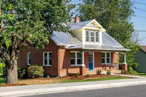 116 Linville Ave, Broadway, VA 22815