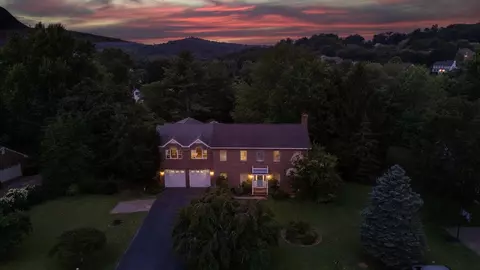 3237 Arrowhead Rd, Harrisonburg, VA 22801