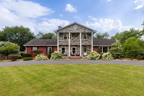2073 Howardsville Tpke, Lyndhurst, VA 22952