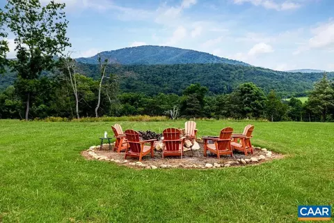 954 Beech Grove Rd, Roseland, VA 22967