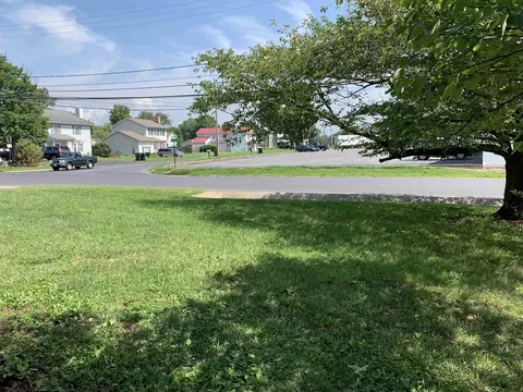 Exterior - 302 N River Rd, Bridgewater, VA 22812 photo 4 of 5