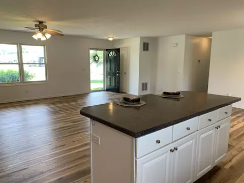 Living - 302 N River Rd, Bridgewater, VA 22812 photo 1 of 3