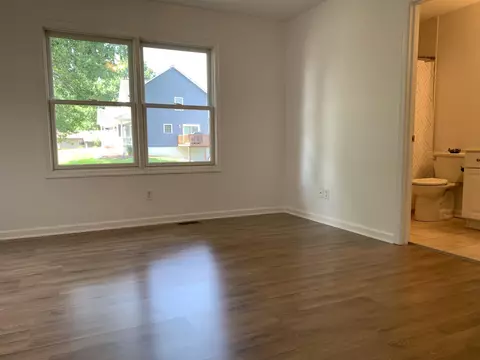 Living - 302 N River Rd, Bridgewater, VA 22812 photo 3 of 3