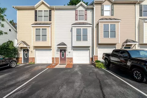 2386 King Arthurs Ct, Harrisonburg, VA 22801