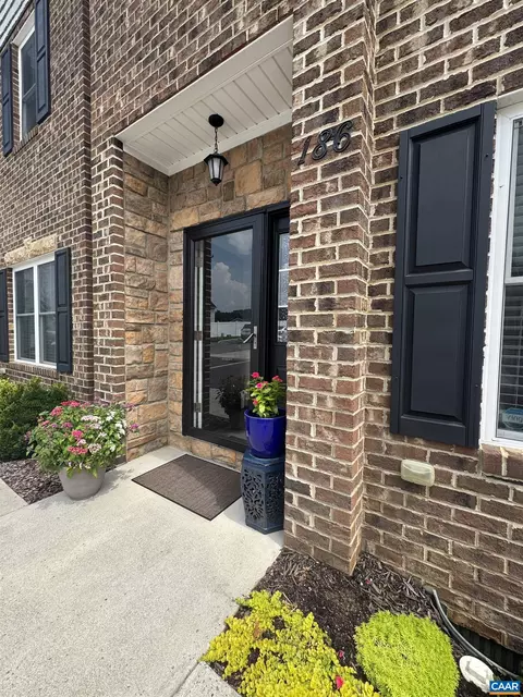 186 Cedar Point Ln, Harrisonburg, VA 22802