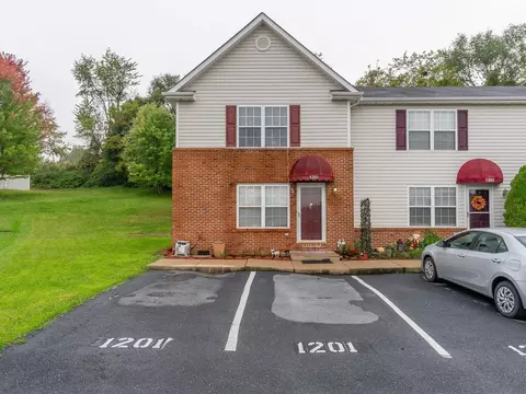1201 Wordsworth Ct, Harrisonburg, VA 22802