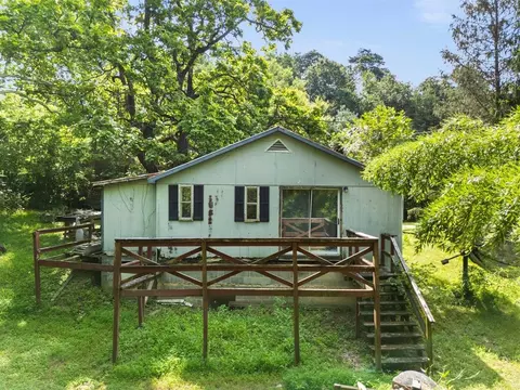 33 Old Goose Creek Rd, Staunton, VA 24401