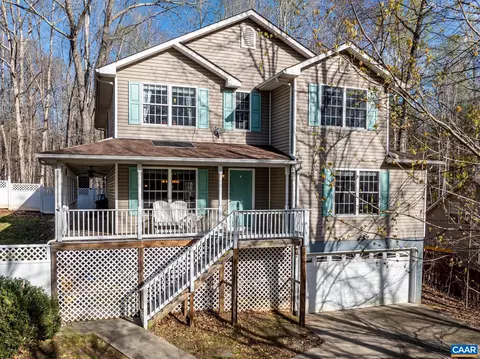2102 N Lakeshore Dr N, Louisa, VA 23093