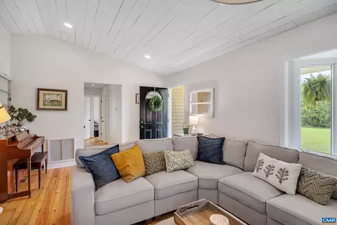 Entry Way - 3287 Three Chopt Rd, Gum Spring, VA 23065 photo 1 of 1