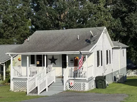 413 G St, Staunton, VA 24401