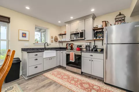 Kitchen - 11180 Daphna Rd, Broadway, VA 22815 photo 9 of 11