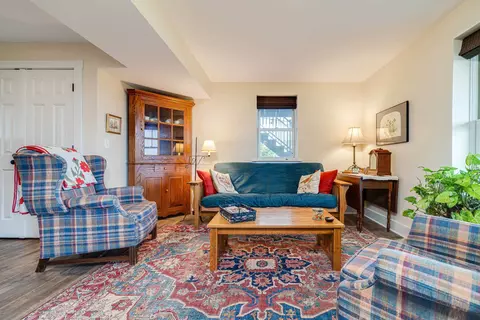 Living - 11180 Daphna Rd, Broadway, VA 22815 photo 4 of 6