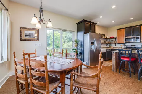 Dining - 11180 Daphna Rd, Broadway, VA 22815 photo 1 of 7