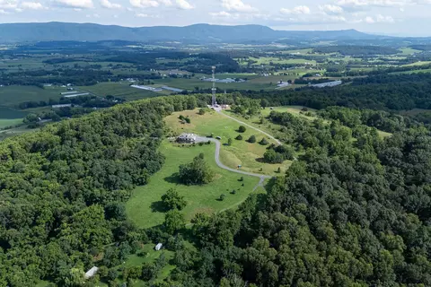 View/Area - 11180 Daphna Rd, Broadway, VA 22815 photo 9 of 10