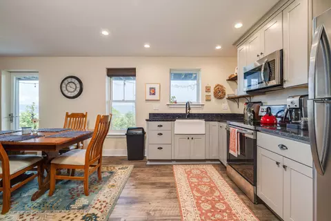 Kitchen - 11180 Daphna Rd, Broadway, VA 22815 photo 10 of 11