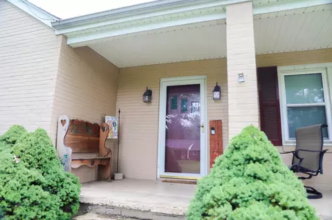 Exterior - 44 Stuart Ave, Stuarts Draft, VA 24477 photo 3 of 5