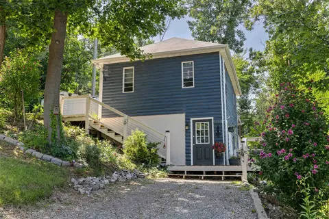 1010 Perry St, Staunton, VA 24401