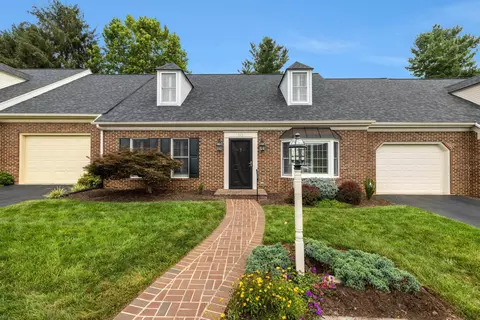 10 Pelham Grn W, Waynesboro, VA 22980
