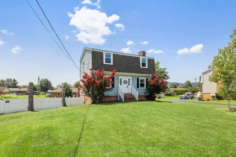 308 Skyview Cir, Verona, VA 24482