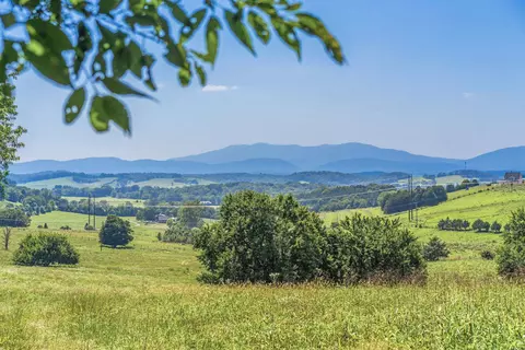 35-14 F Galena Rd, Staunton, VA 24401