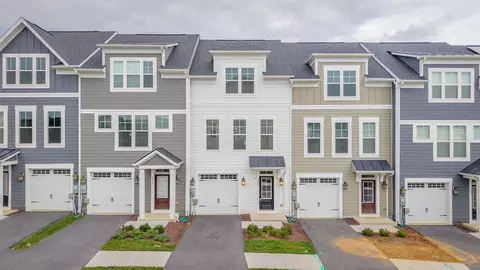 3389 Monterey Dr, Rockingham, VA 22801