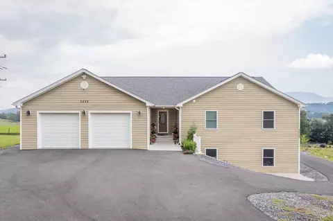 3232 Windy Heights Ln, Harrisonburg, VA 22802