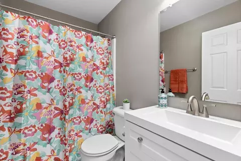 Bath - 186 Dodge St, Stuarts Draft, VA 24477 photo 3 of 4