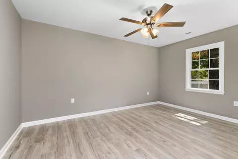 Bedroom - 186 Dodge St, Stuarts Draft, VA 24477 photo 2 of 6