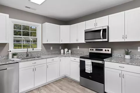 Kitchen - 186 Dodge St, Stuarts Draft, VA 24477 photo 4 of 4