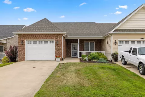 41 Gemstone Dr, Stuarts Draft, VA 24477