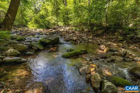 2530 Beech Grove Rd, Roseland, VA 22967